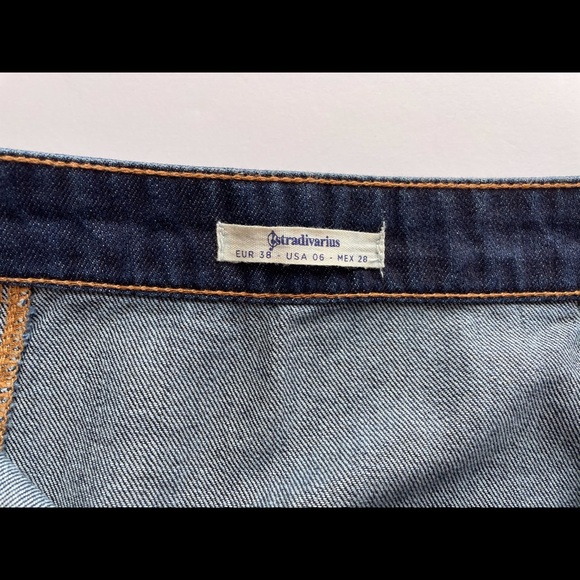 Denim Mini Skirt with Pockets and front buttons - Picture 15 of 16